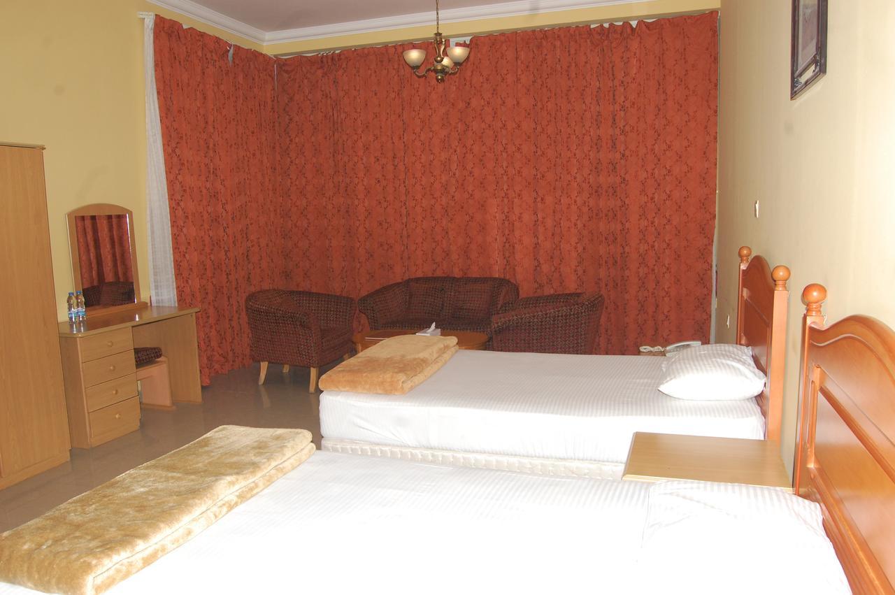 Al Amwaj Hotel Sharjah Exteriör bild