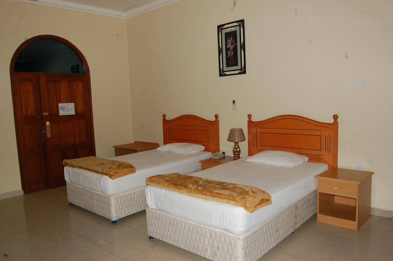 Al Amwaj Hotel Sharjah Exteriör bild