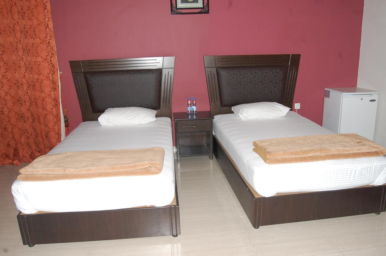 Al Amwaj Hotel Sharjah Exteriör bild