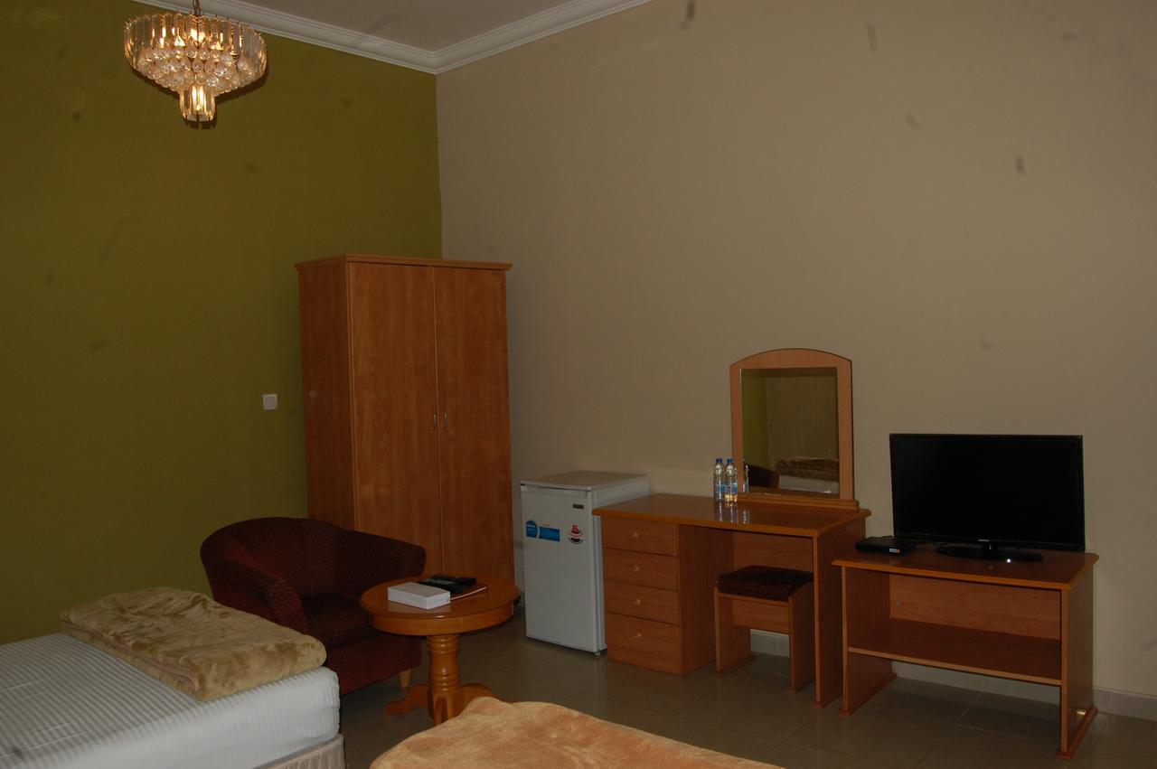 Al Amwaj Hotel Sharjah Exteriör bild