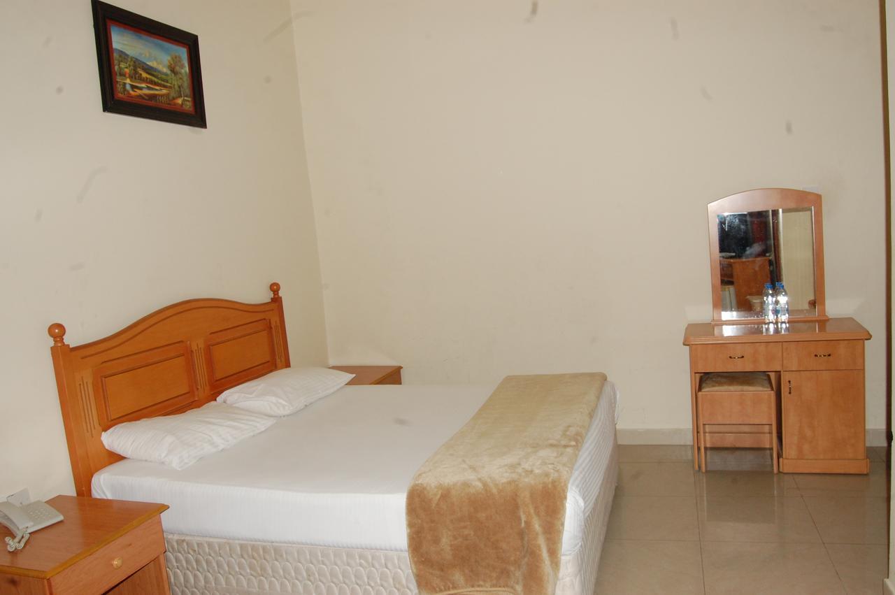 Al Amwaj Hotel Sharjah Exteriör bild